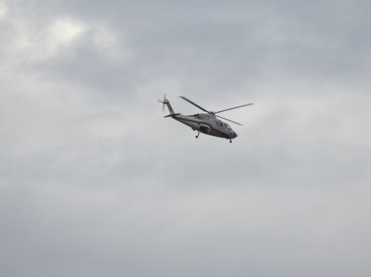 大島空港　ヘリコプター