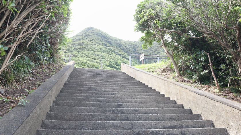 筆島２　下へ降りる階段