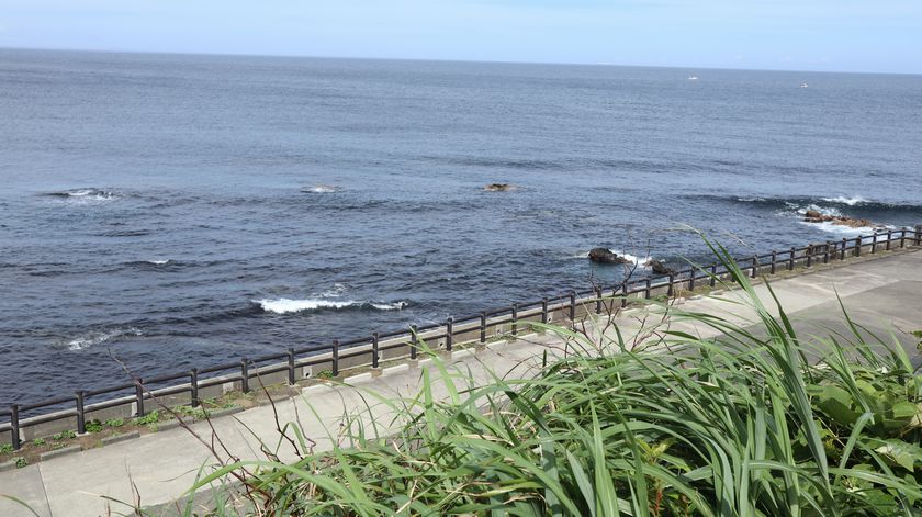 筆島２　筆島へ続く道