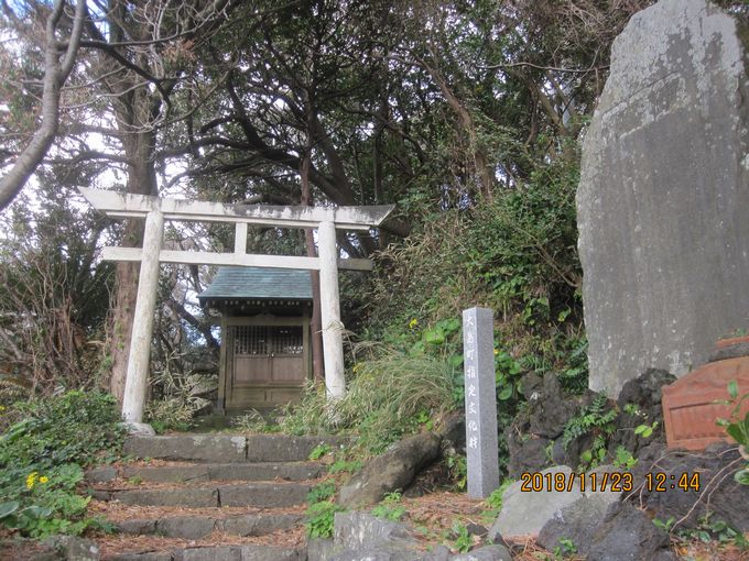 波浮港　文学の散歩道