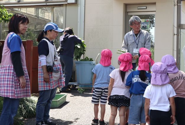 ゾウガメ屋外放飼場への引越し